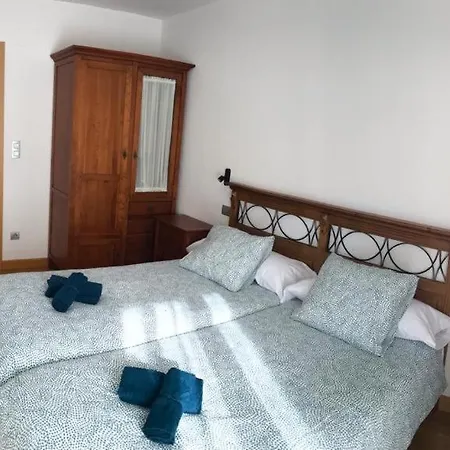 Vista Pena Oroel Apartament Jaca